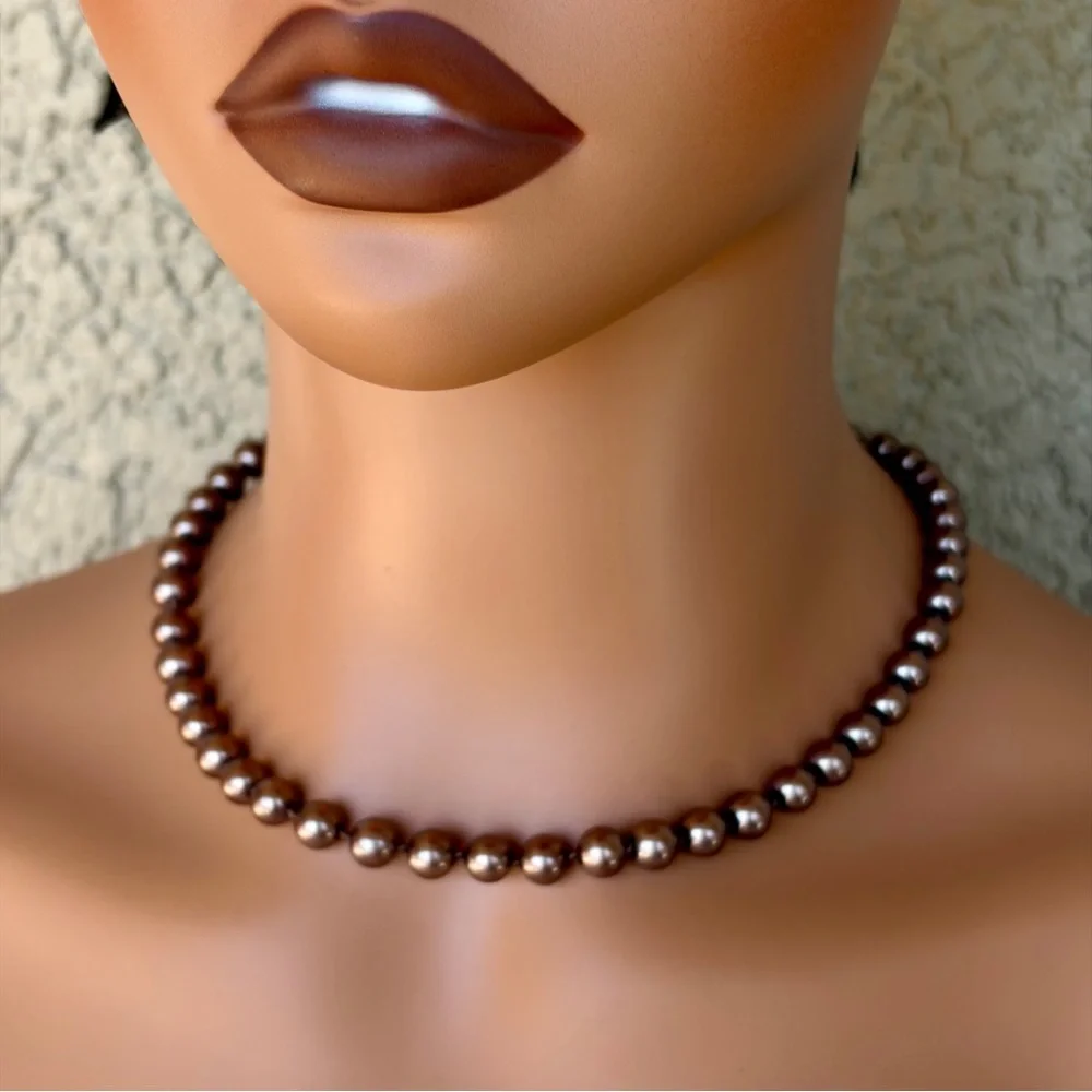 Luminous Chocolate Glass Pearl Necklace .